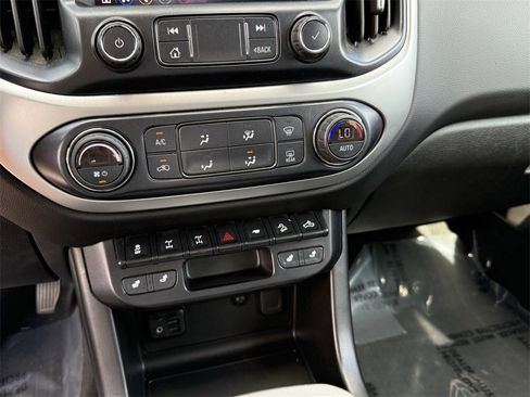 Used 2019 Chevrolet Colorado ZR2 image 28