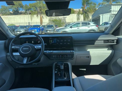 Used 2025 Hyundai Kona SEL image 33