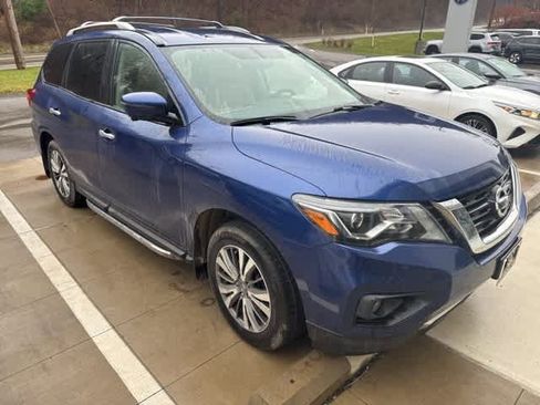 Used 2019 Nissan Pathfinder SL w/ Cargo Package image 3