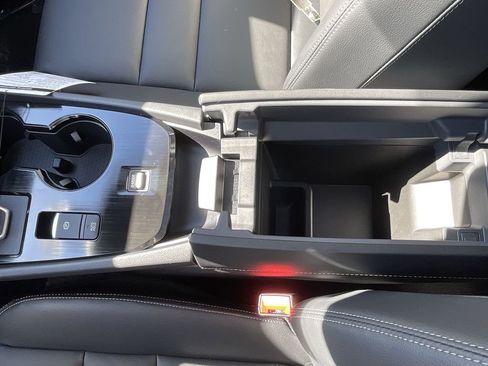 Certified 2025 Nissan Rogue SL w/ Tech Package FWD image 26
