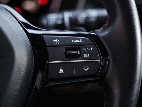 Used 2025 Honda Pilot Sport image 33