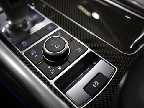 Used 2022 Land Rover Range Rover Sport SVR image 28