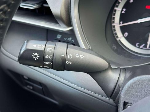 Used 2021 Toyota Highlander XLE image 21