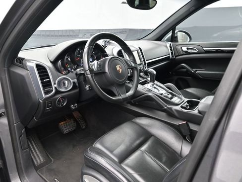 Used 2014 Porsche Cayenne image 4