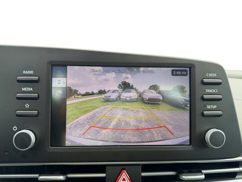 Used 2025 Hyundai Elantra Sport FWD image 16