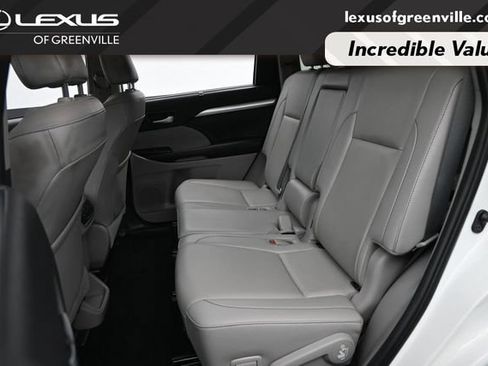 Used 2019 Toyota Highlander XLE AWD/4WD image 26