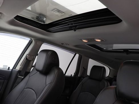 Used 2016 Buick Enclave Leather image 16