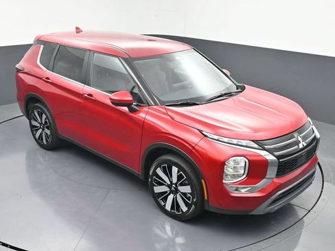 Used 2025 Mitsubishi Outlander SE FWD image 38