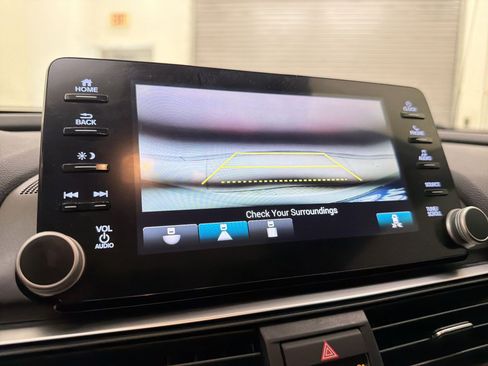 Used 2018 Honda Accord EX-L image 25