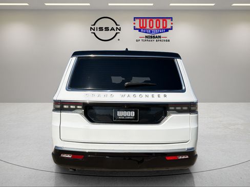Used 2024 Jeep Grand Wagoneer L 4WD image 3