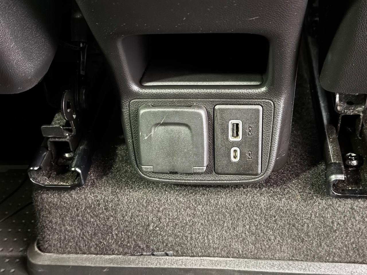 Used 2021 Chevrolet TrailBlazer RS w/ Sun and Liftgate Package FWD image 11