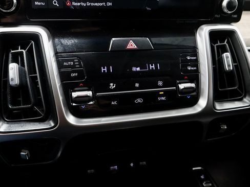 Used 2023 Kia Sorento S w/ Panoramic Sunroof Package image 36