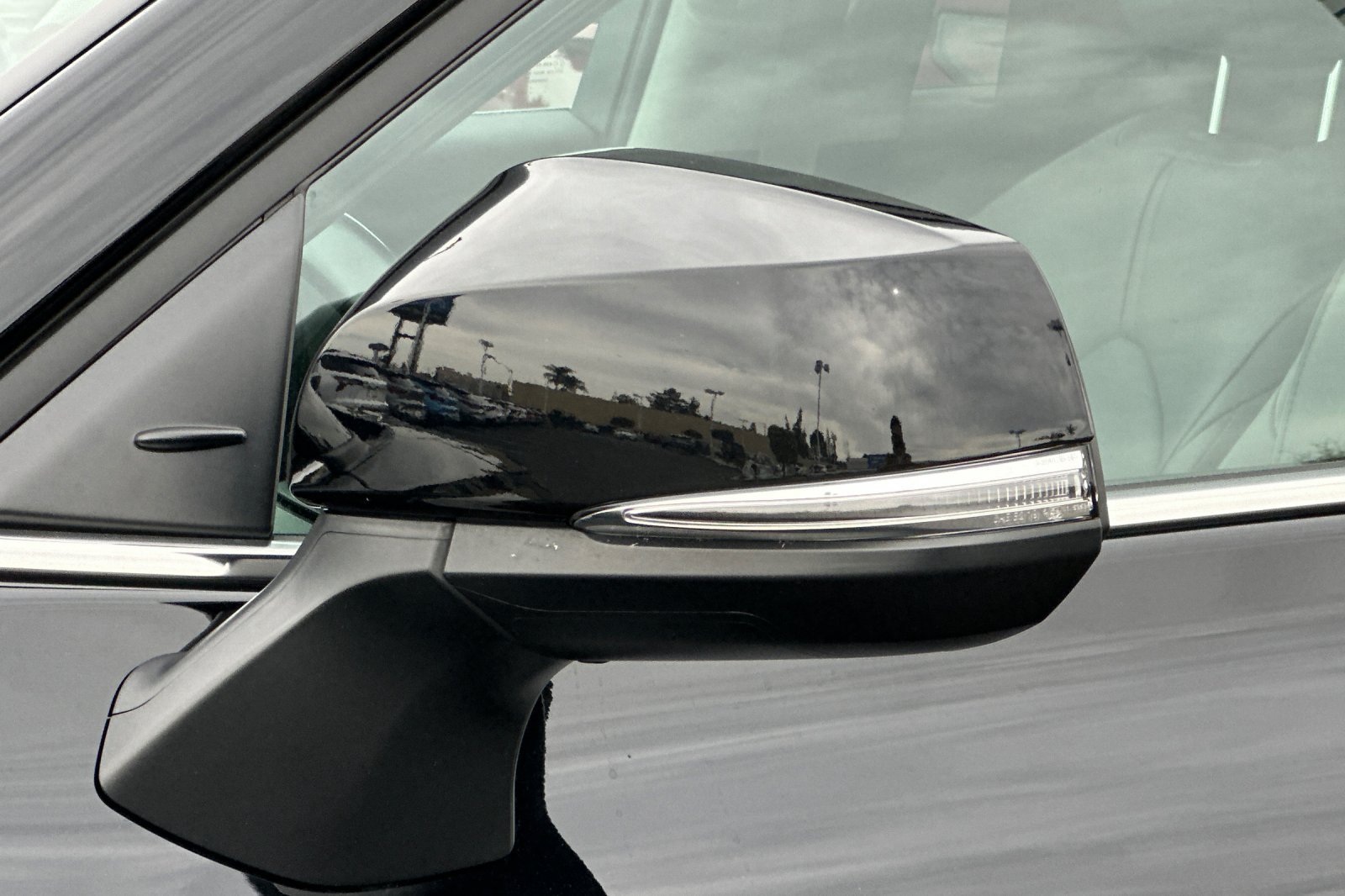 Used 2025 Toyota Highlander XLE AWD/4WD image 52