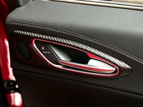 Used 2024 Alfa Romeo Giulia Quadrifoglio image 32