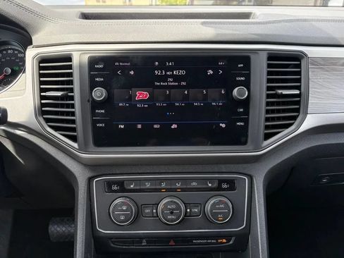 Used 2020 Volkswagen Atlas Cross Sport SE w/ Towing Package AWD/4WD image 13