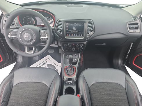 Used 2021 Jeep Compass Trailhawk image 9