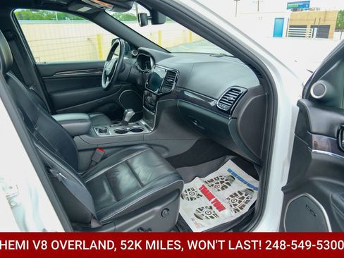 Used 2019 Jeep Grand Cherokee Overland AWD/4WD image 12