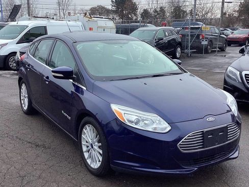 Used 2017 Ford Focus Electric Hatchback image 2