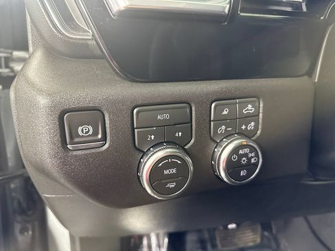 Used 2026 GMC Sierra 1500 SLT w/ SLT Convenience Package AWD/4WD image 23