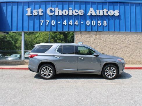 Used 2021 Chevrolet Traverse Premier FWD image 9