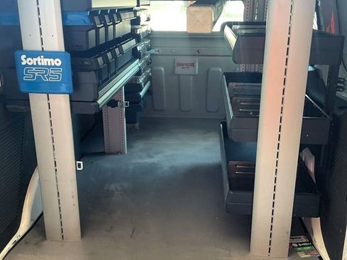 Used 2023 Ford Transit Connect XL image 3