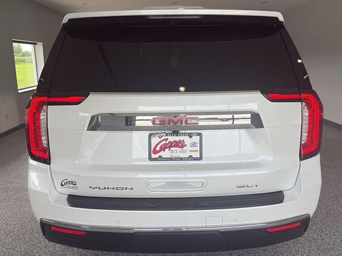 Used 2023 GMC Yukon XL SLT w/ SLT Luxury Package AWD/4WD image 2