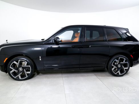 Used 2026 Rolls-Royce Cullinan Black Badge AWD/4WD image 3