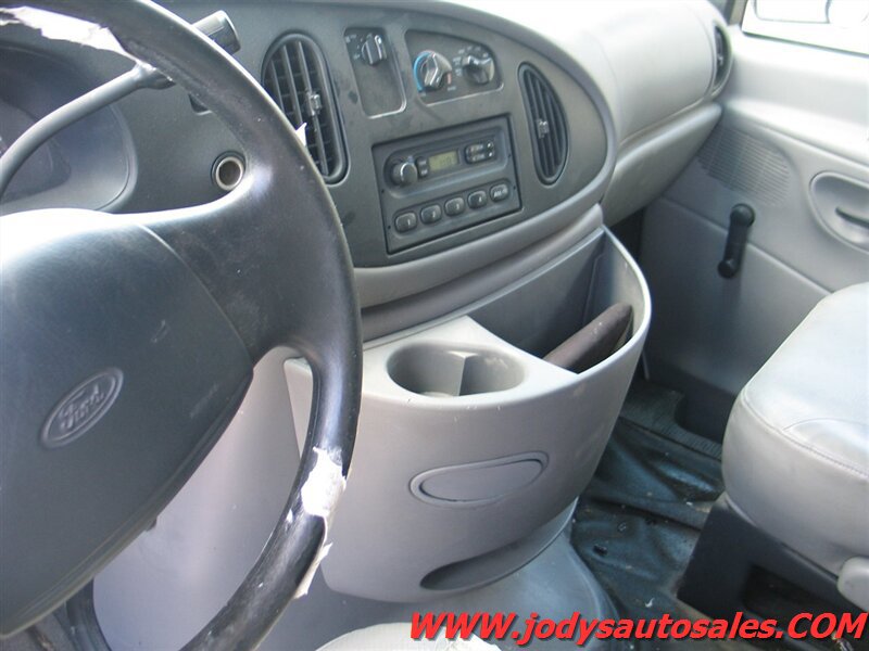 Used 2000 Ford E-250 and Econoline 250 RWD image 8