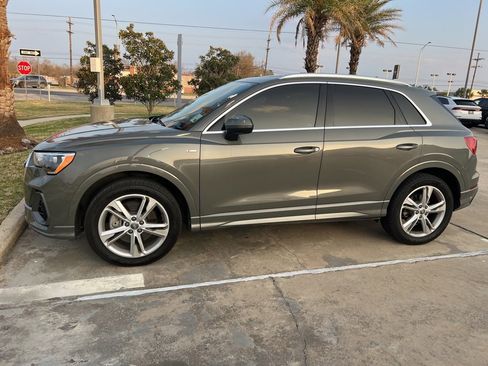 Used 2020 Audi Q3 2.0T Premium w/ Convenience Package image 1