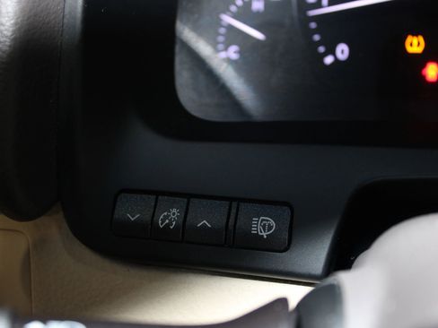 Used 2013 Lexus LS 460 w/ Comfort Pkg image 14