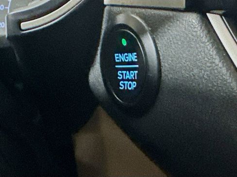 Used 2020 Ford Escape SE FWD image 18