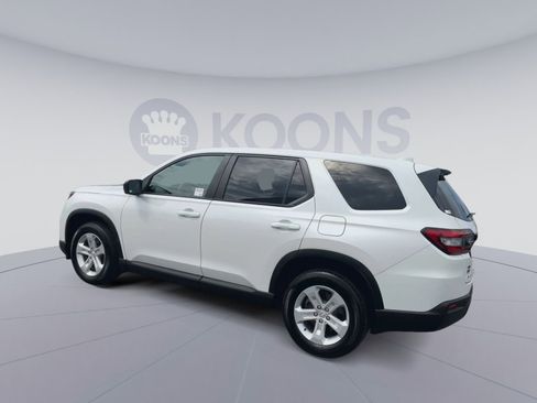 Used 2023 Honda Pilot LX image 8