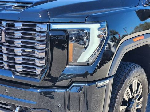 Used 2025 GMC Sierra 2500 Denali Ultimate image 7