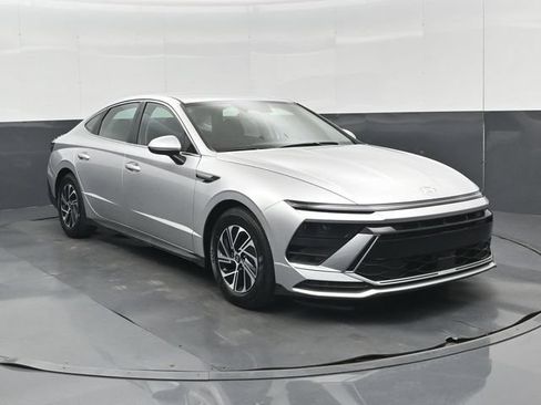 Used 2026 Hyundai Sonata Blue FWD image 1