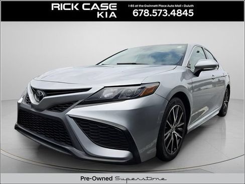 Used 2023 Toyota Camry SE w/ Cold Weather Package FWD image 1