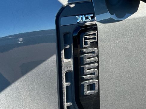 Used 2023 Ford F250 XLT w/ Black Appearance Package image 32