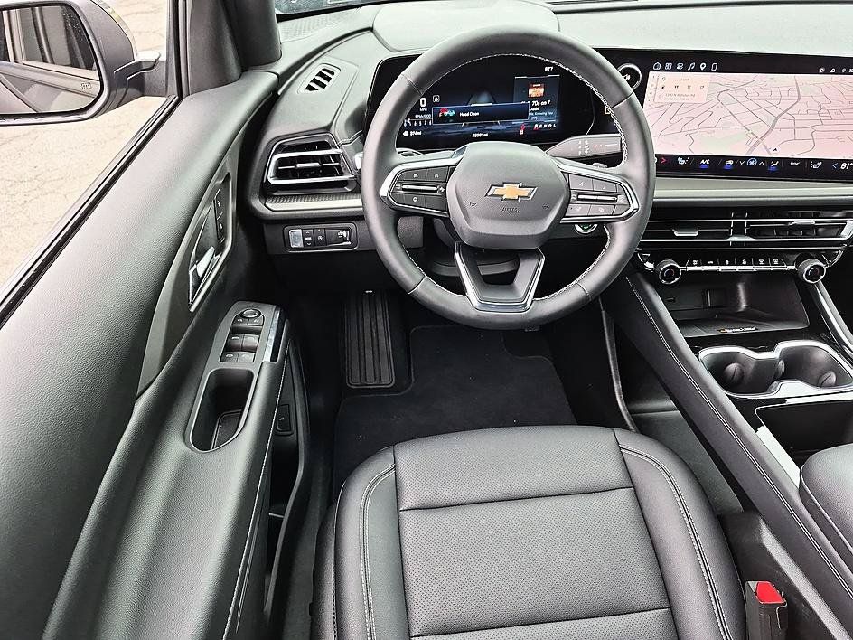 Certified 2026 Chevrolet Traverse LT FWD image 30