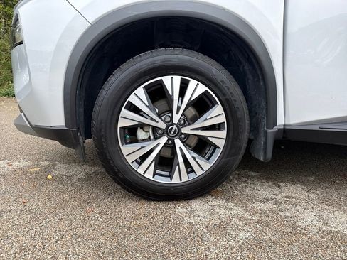 Used 2022 Nissan Rogue SV image 26