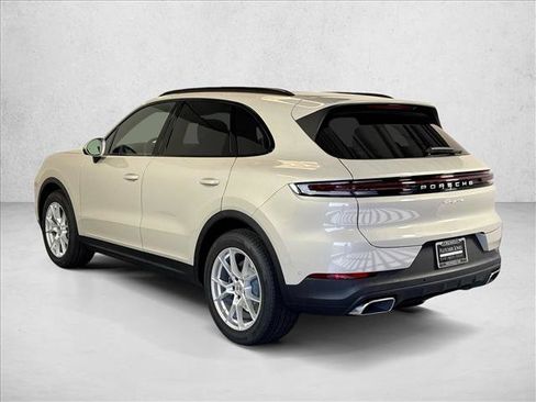 Used 2026 Porsche Cayenne AWD/4WD image 3