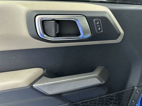 Used 2022 Ford Bronco Wildtrak AWD/4WD image 11
