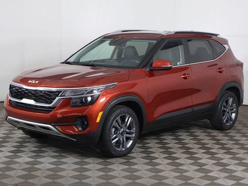 Used 2023 Kia Seltos S w/ Navigation Package FWD image 7