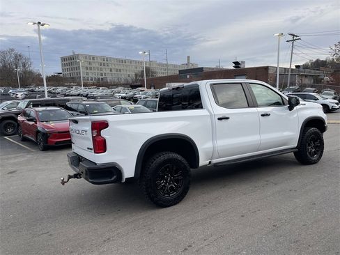 Used 2023 Chevrolet Silverado 1500 ZR2 w/ Technology Package image 8
