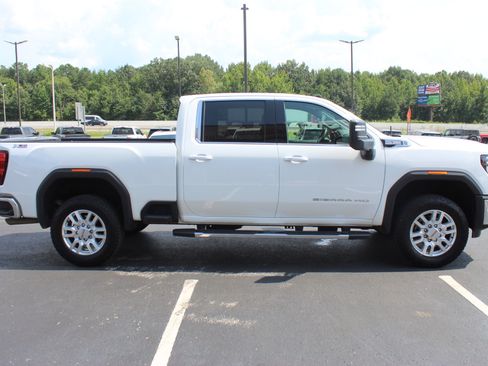 Used 2024 GMC Sierra 2500 SLE w/ SLE Value Package; AWD/4WD image 5