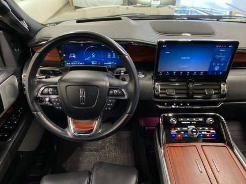 Certified 2024 Lincoln Navigator Reserve image 12