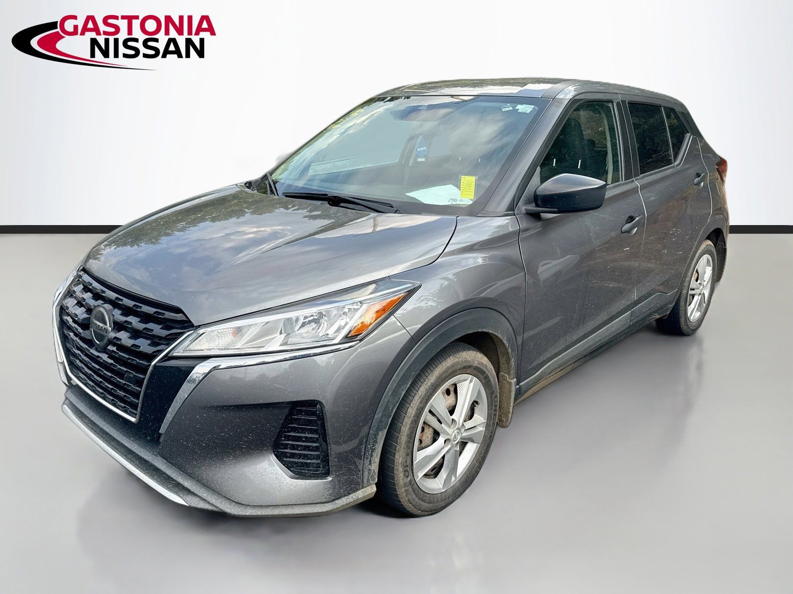 Used 2021 Nissan Kicks S FWD image 3