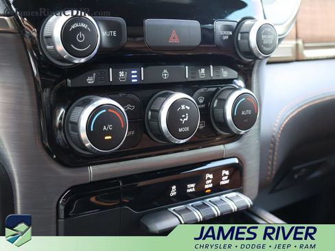 Used 2022 RAM 1500 Limited w/ Body Color Bumper Group AWD/4WD image 36