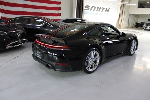 Used 2025 Porsche 911 Carrera RWD image 46