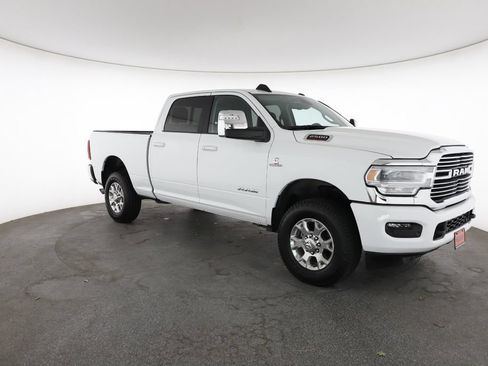 Used 2024 RAM 2500 Laramie AWD/4WD image 2