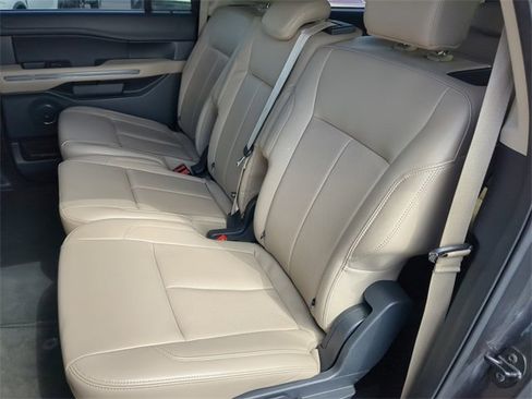 Used 2024 Ford Expedition Max XLT image 20