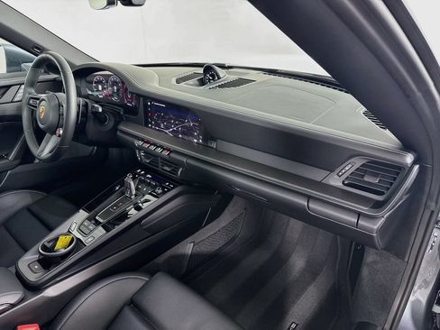 Certified 2025 Porsche 911 Targa 4 GTS AWD/4WD image 27
